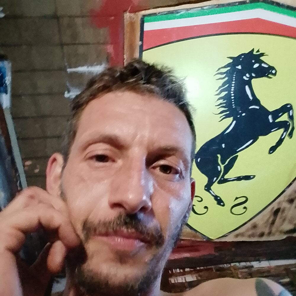 ILOVEhairywoman Chatroom