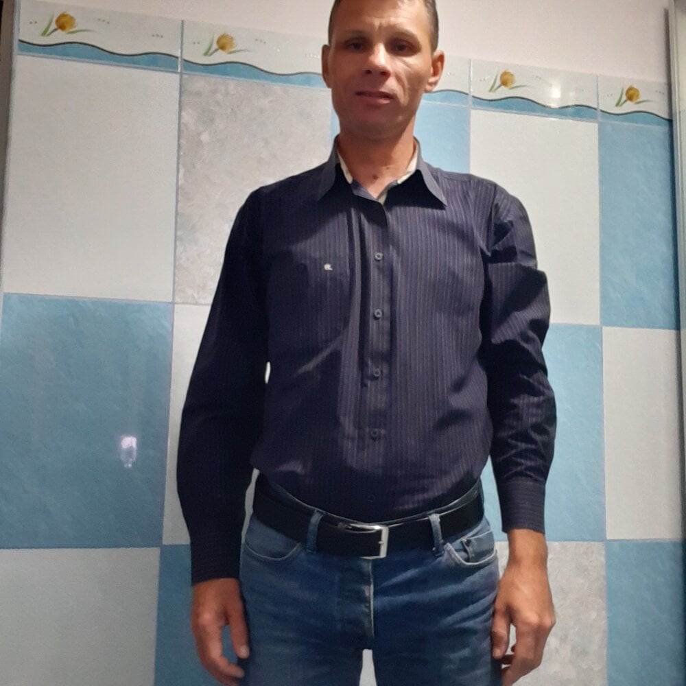 INDRAGOSTITUL Chatroom