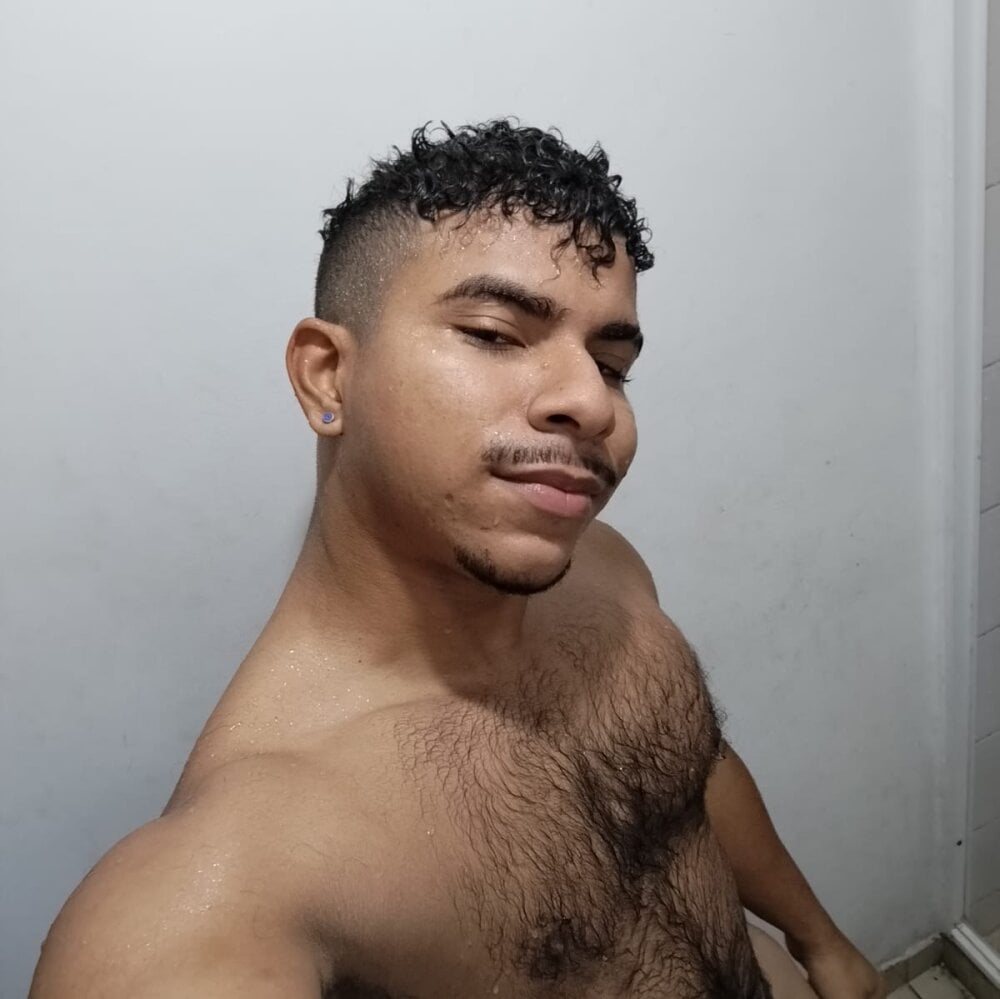 Javier_Hot27_ Chatroom