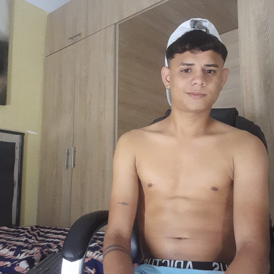 Jhosua_Horny19 Chatroom