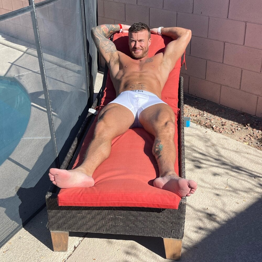 Johnny_Bravo808 Chatroom