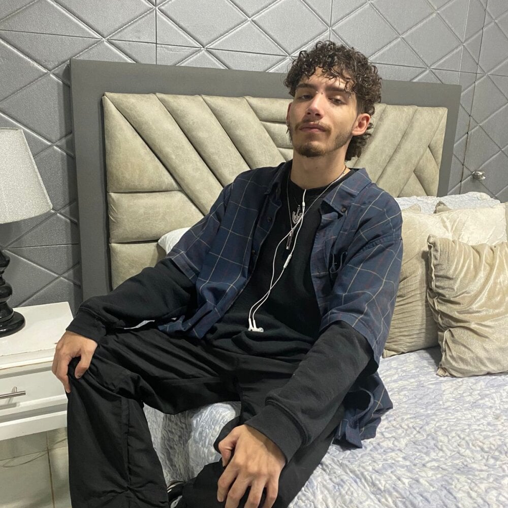 JojoBraando Chatroom