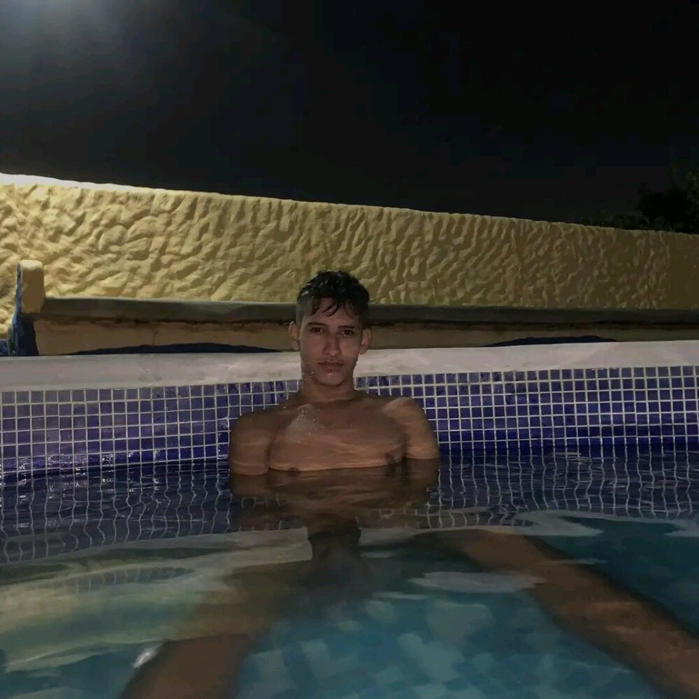Ken_LatinBoy18 Chatroom