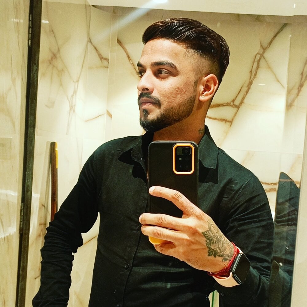 KuMat035Mohit Chatroom