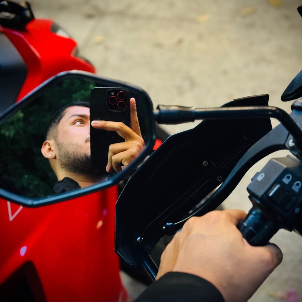 Latino_Hot_Boy Chatroom