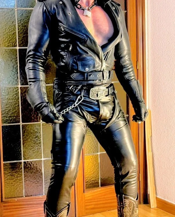 LeatherMax76 Chatroom