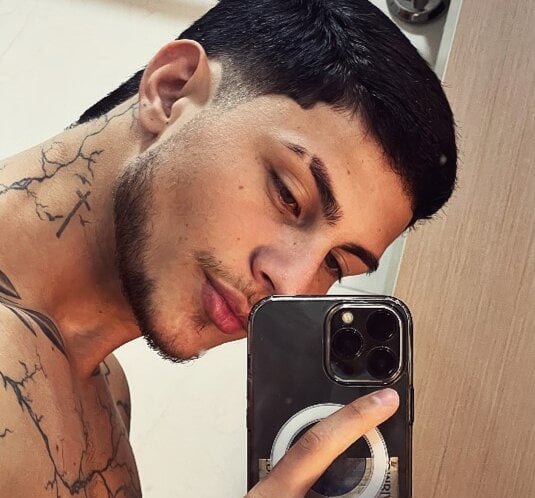 LeoCavalli_ Chatroom