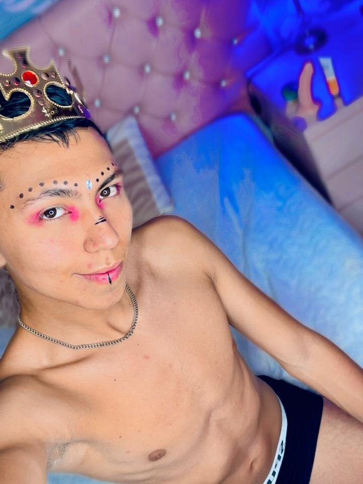 Little_peter18 Chatroom