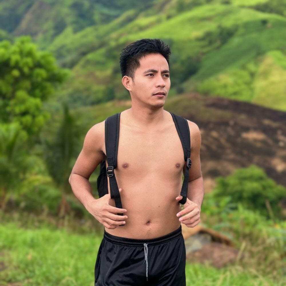 Lloyd_wintours Chatroom