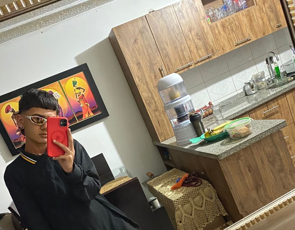 Logan_Wolf_ Chatroom