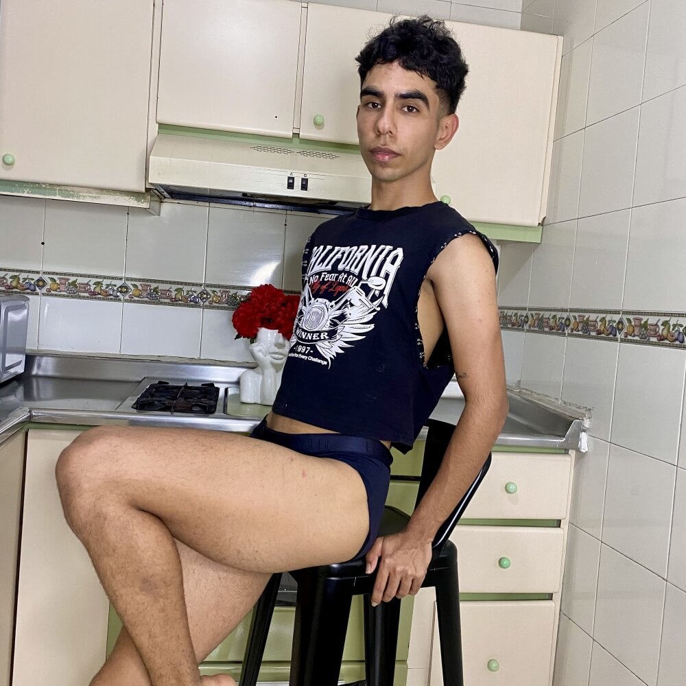 Lucas_hard Chatroom