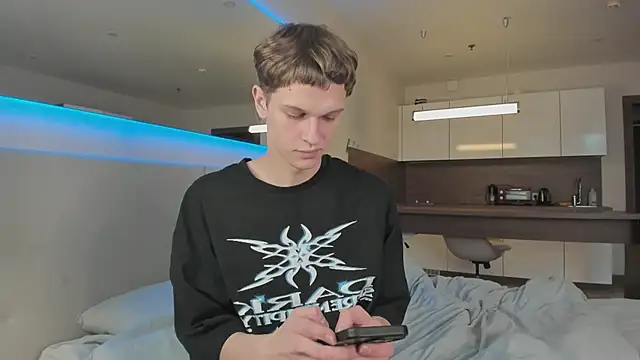 MAXIM_burn Chatroom
