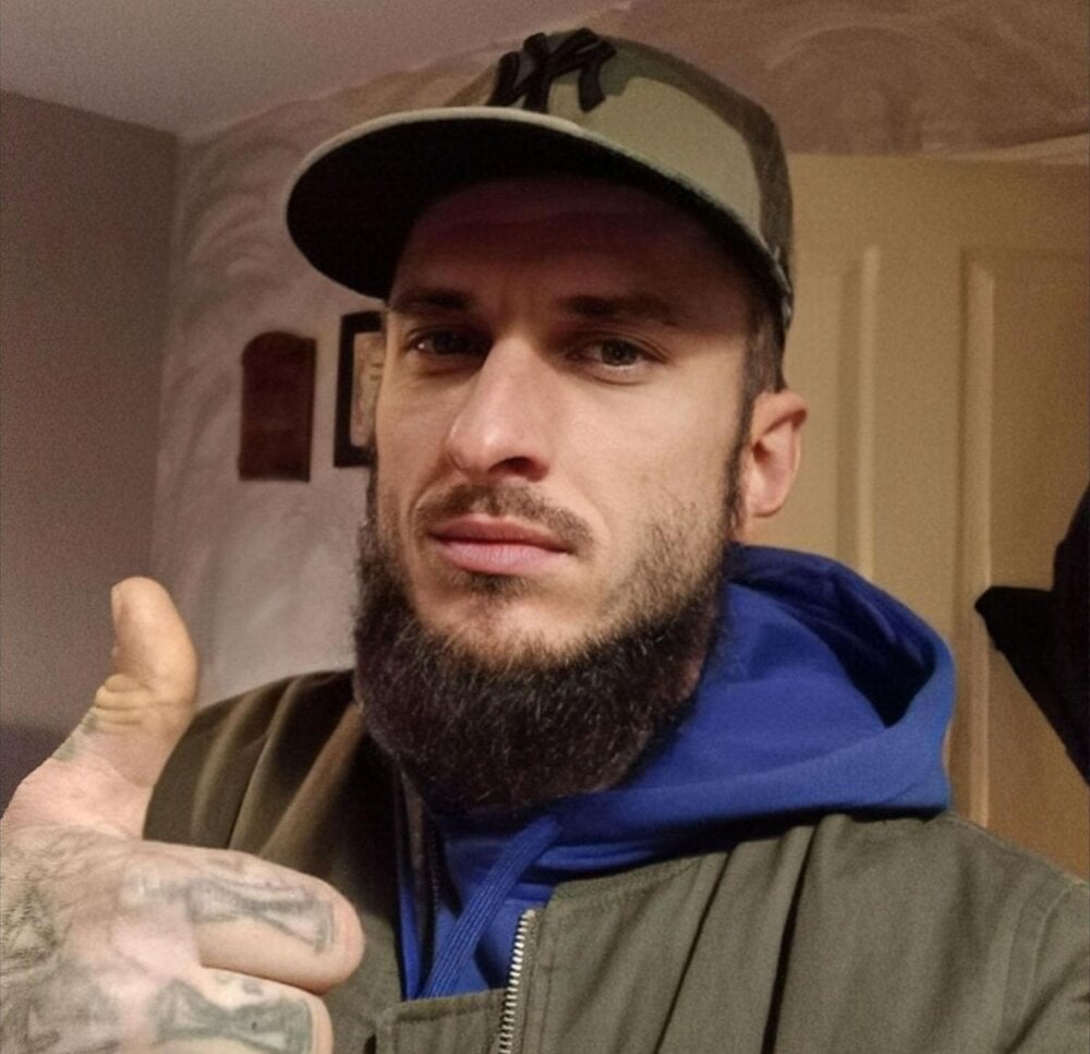 MODEST11_MMiILOO_AMARO Chatroom