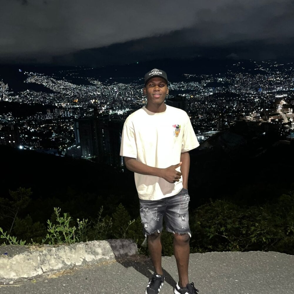 Marcus_Steele Chatroom
