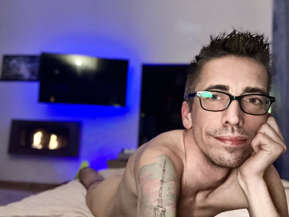 Micky36_bare Chatroom
