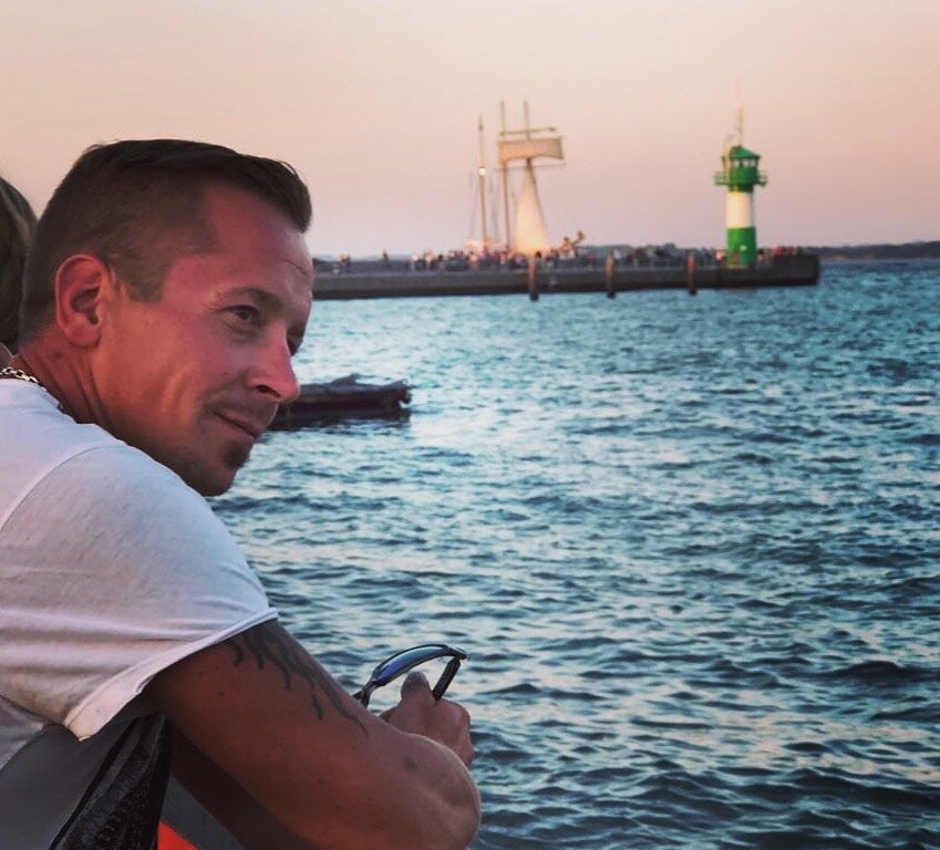 Misternicceone Chatroom