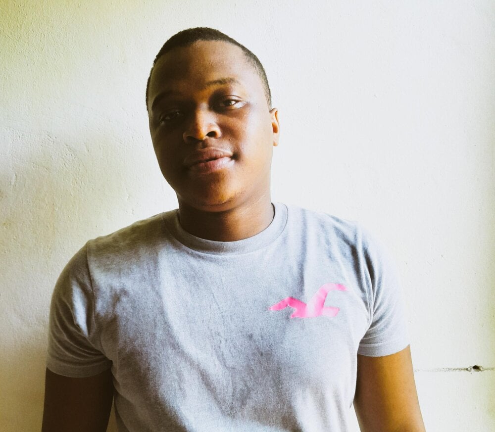 Moet_Chandon Chatroom