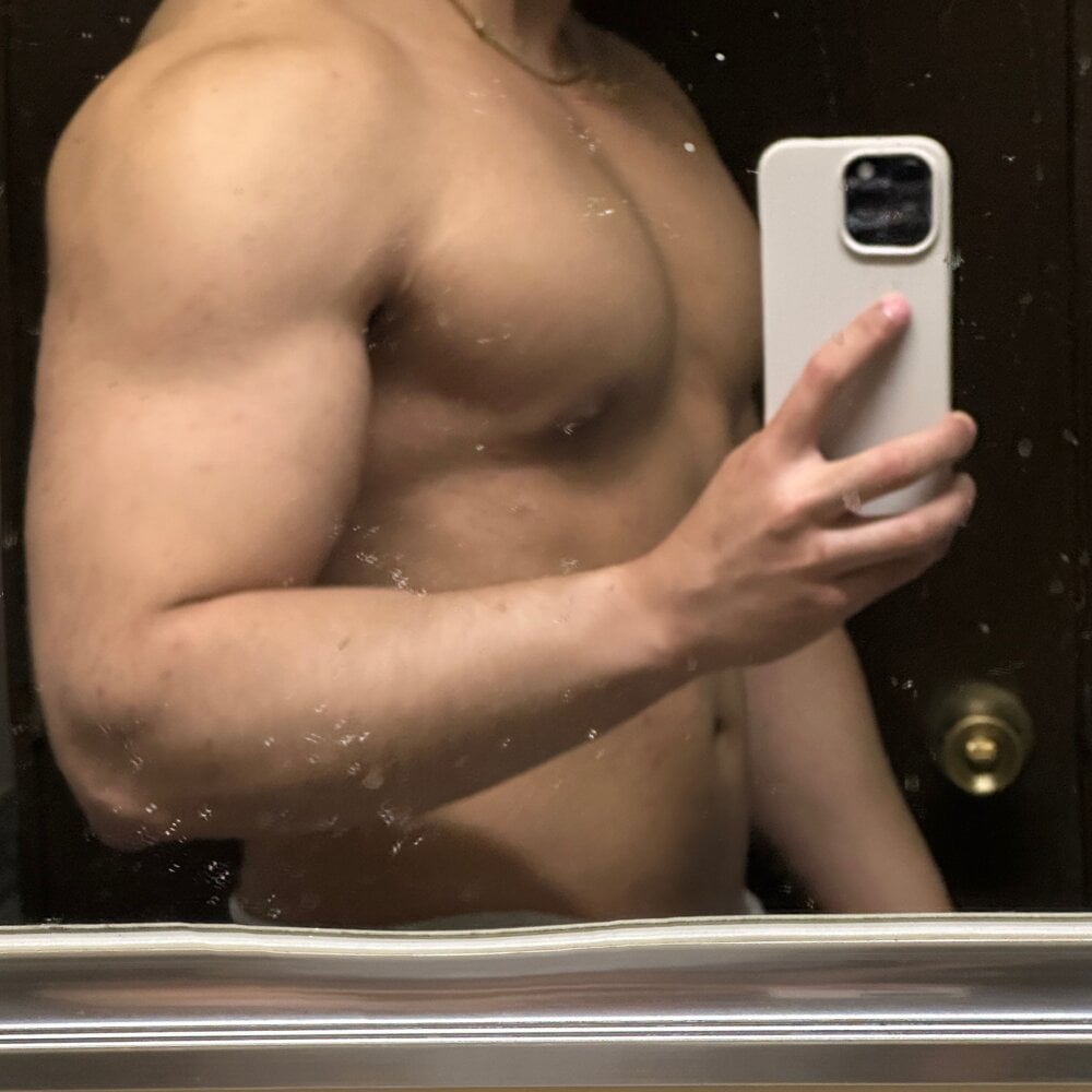 MuscleBottom21 Chatroom