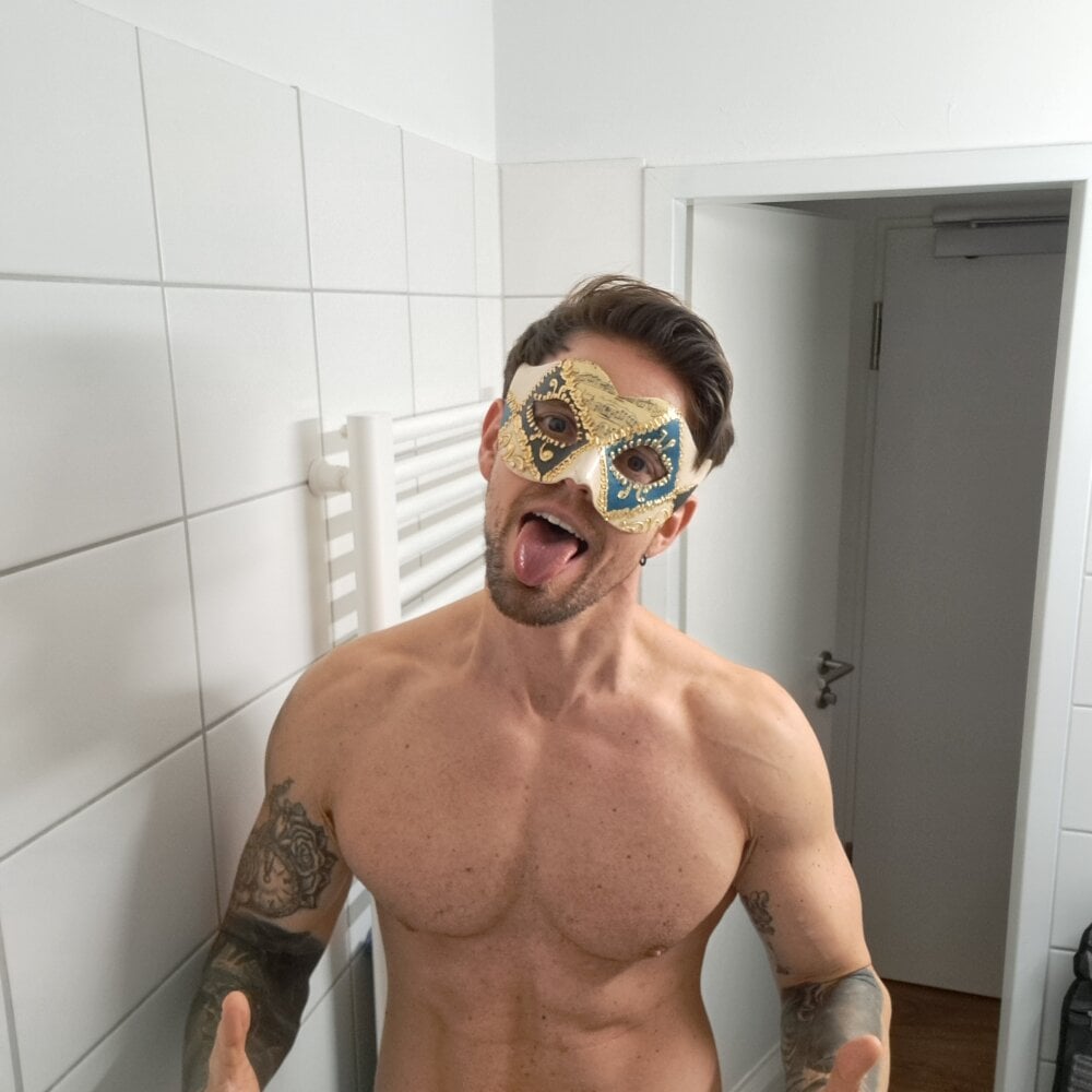 Mystery_Mark Chatroom