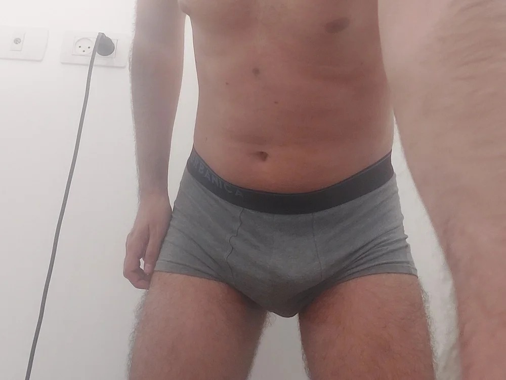 NakedSlave26 Chatroom