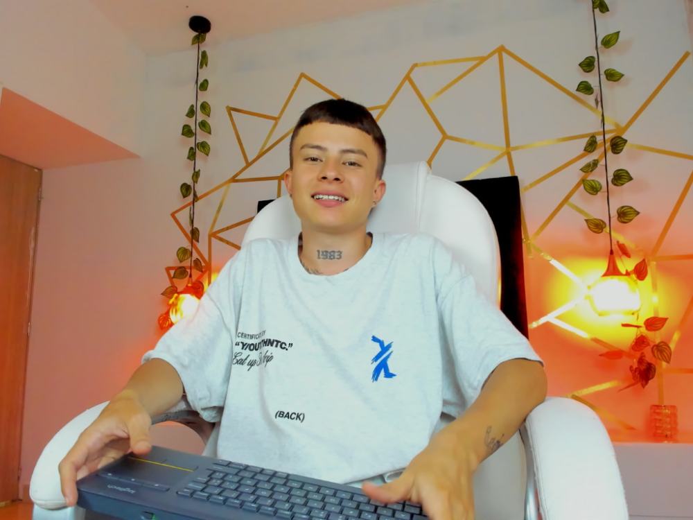 Nascary_Fox Chatroom