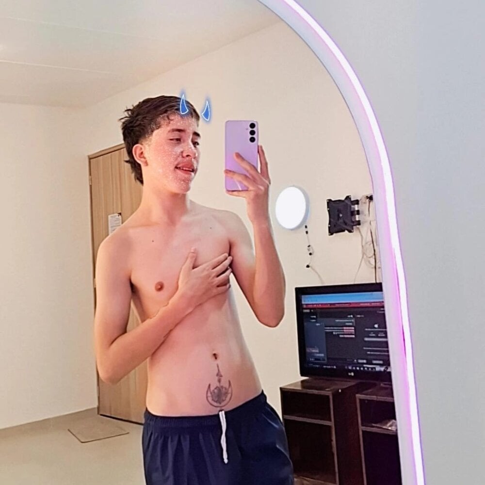 Naughty_Guys18 Chatroom