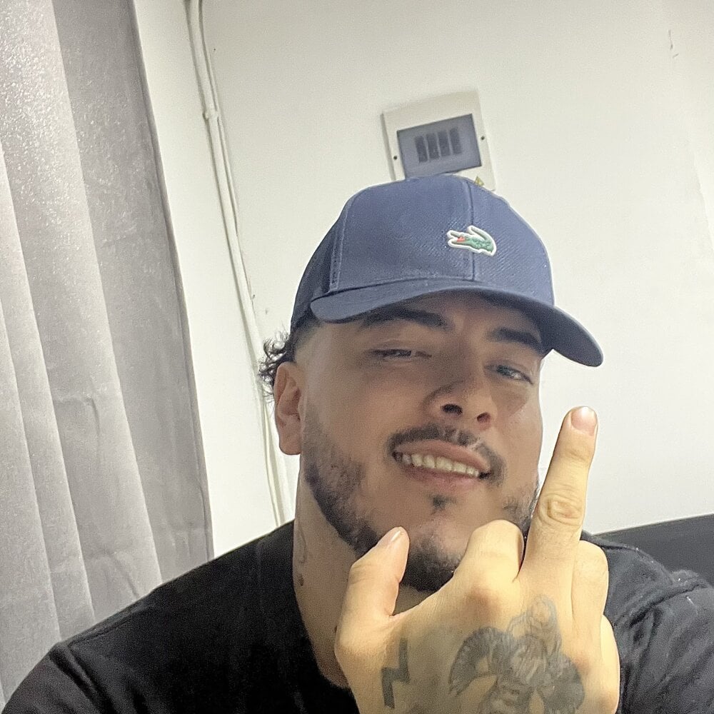 Nero_VanHelsing Chatroom