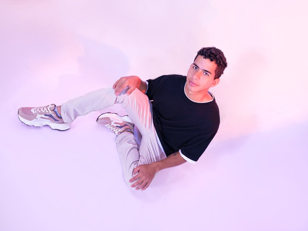 Noah_Greenhart Chatroom