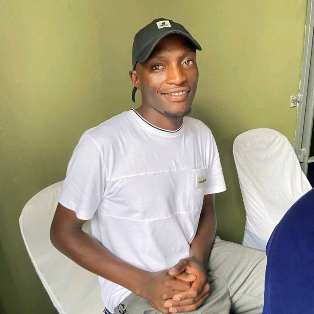 Oneofthebest2 Chatroom