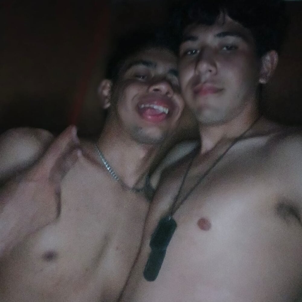 PeakkTwiins Chatroom