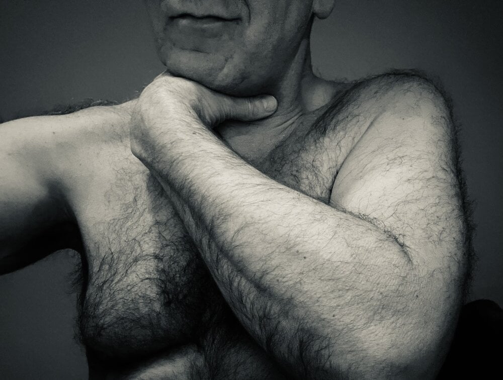 PigSlutAdrian Chatroom