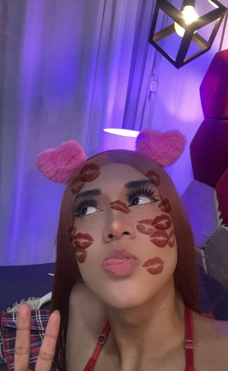 PinkLuna_LolaBloom Chatroom