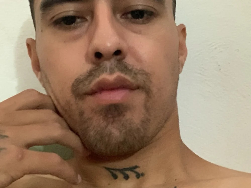 Rober23cm Chatroom