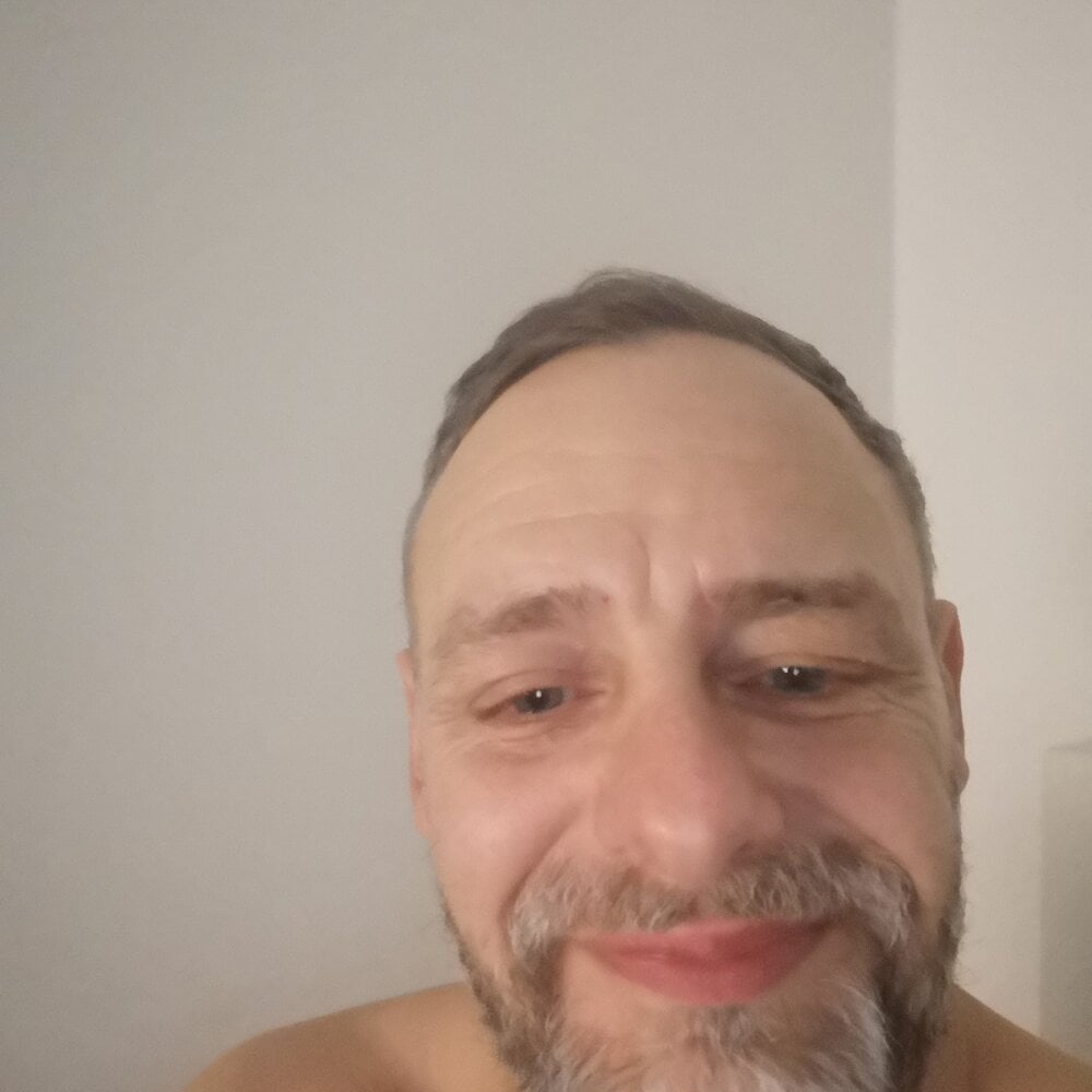 Robesz1982 Chatroom