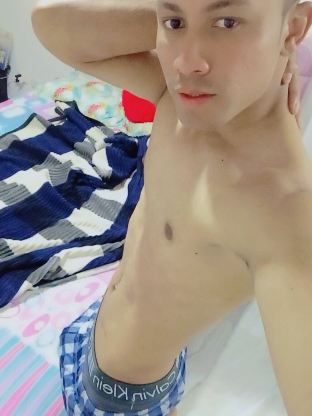 SANTANTIHOTT Chatroom