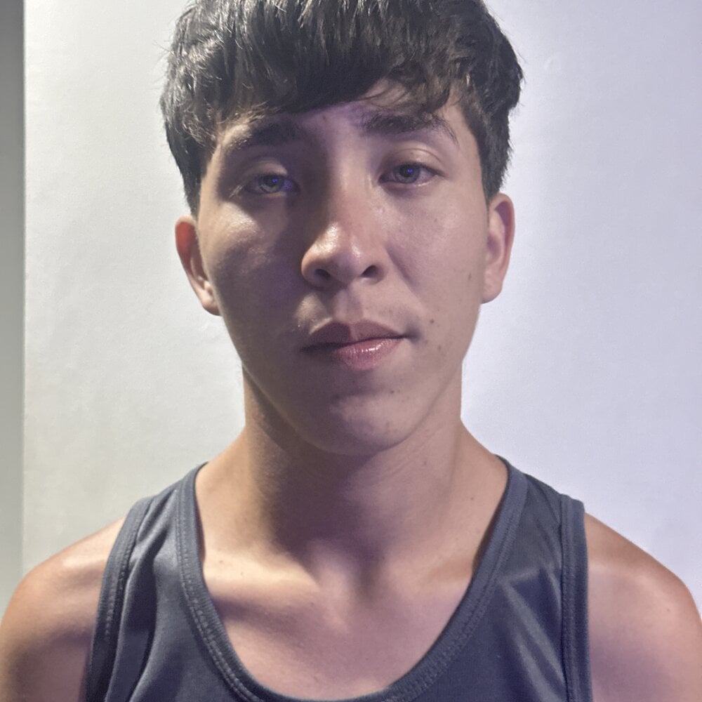 Santiago_fantasy Chatroom