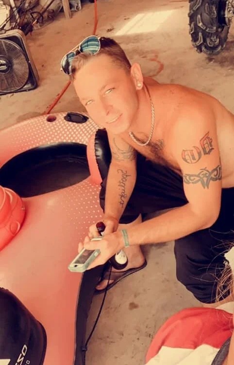 SluttyMan95 Chatroom