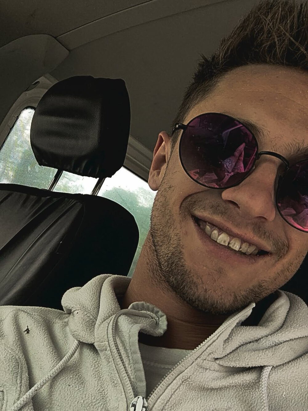 StonerRickyten Chatroom