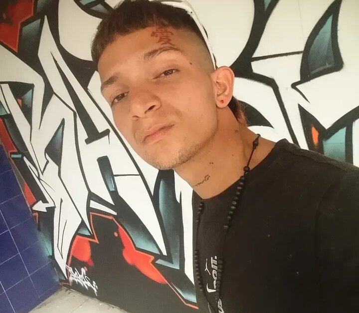 Straight_Guy22 Chatroom