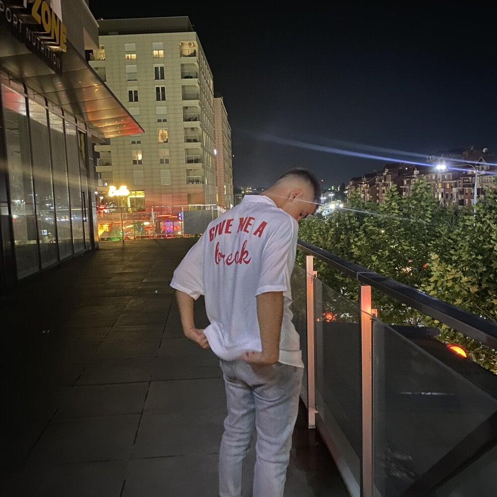 ThePussyLoverr_ Chatroom