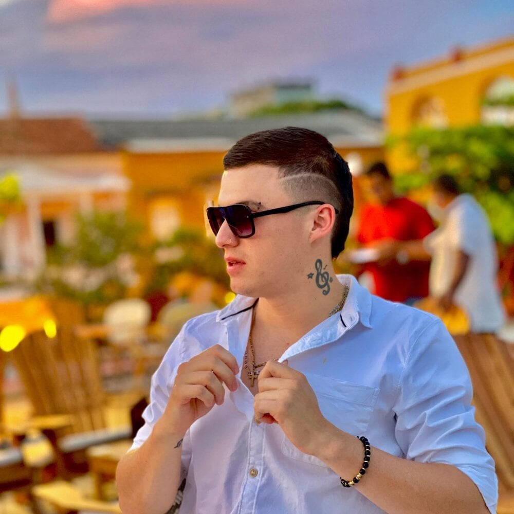 Thiago_muscle777 Chatroom