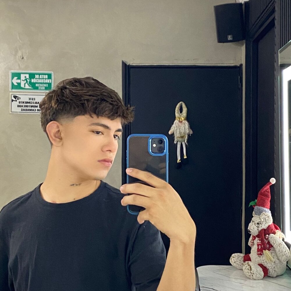 Thristan_Leones Chatroom