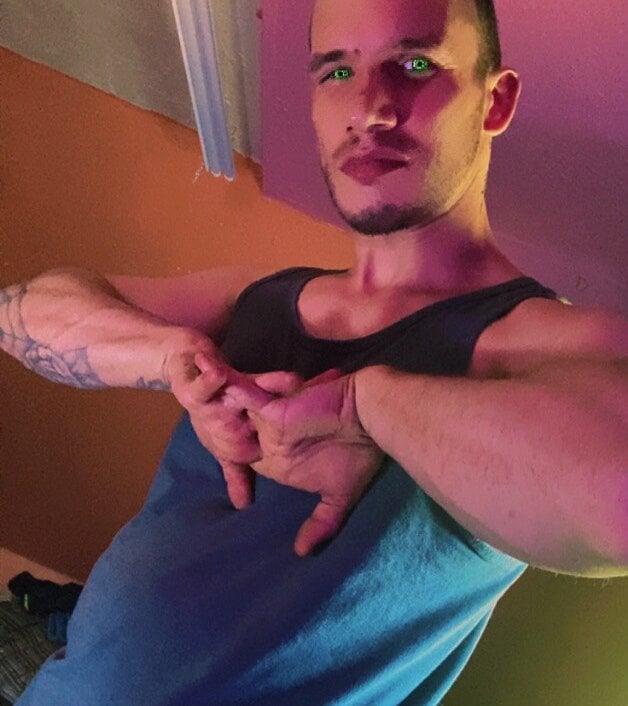 TwistedHalo93 Chatroom