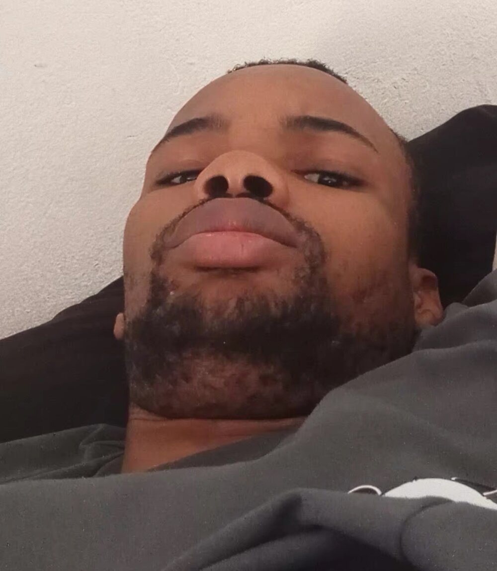 UNCLEZESTYY Chatroom