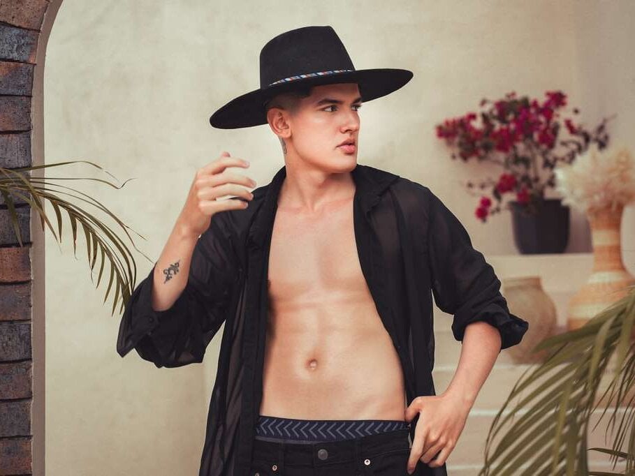 Valentino_ceratii Chatroom