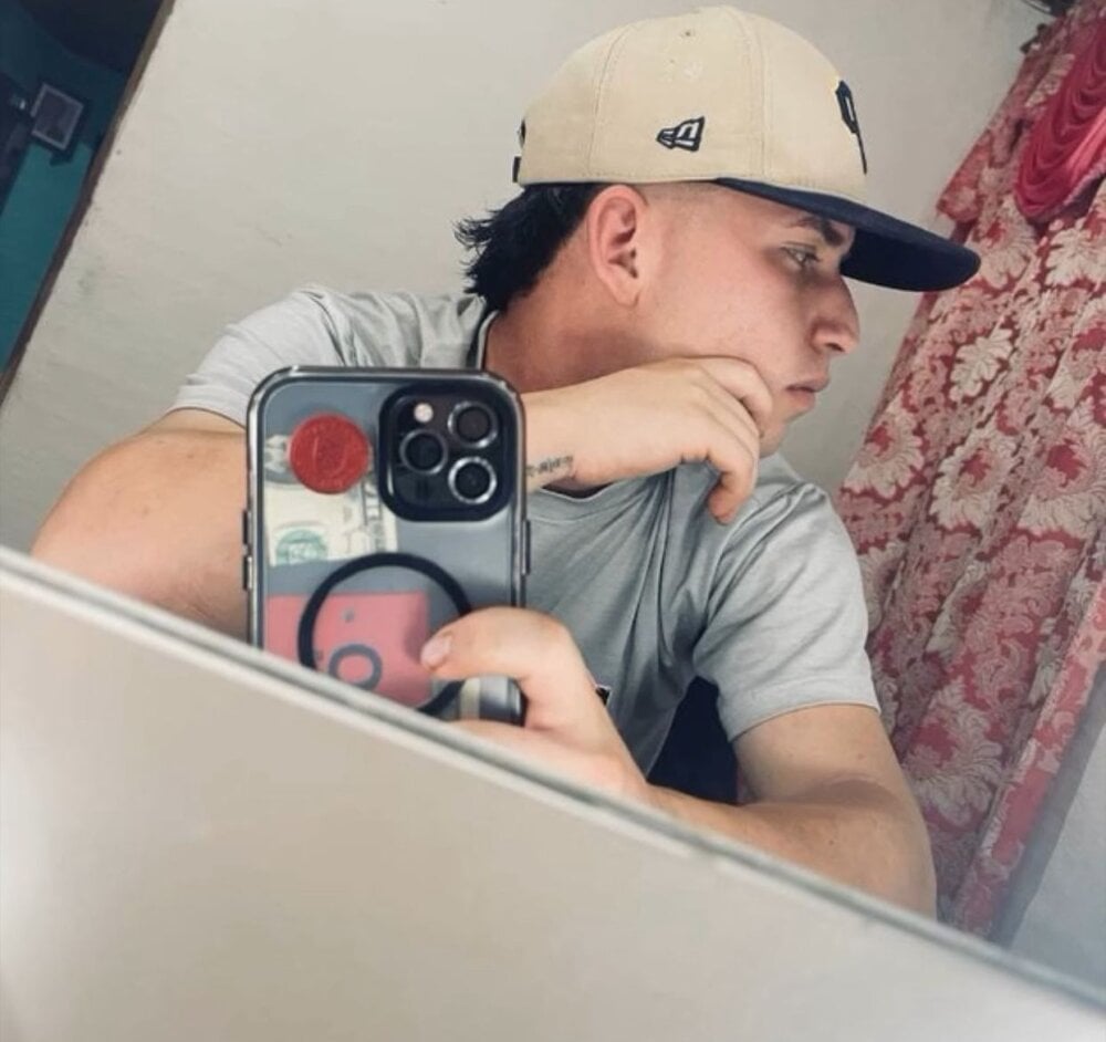 Wyatt_Garcia Chatroom