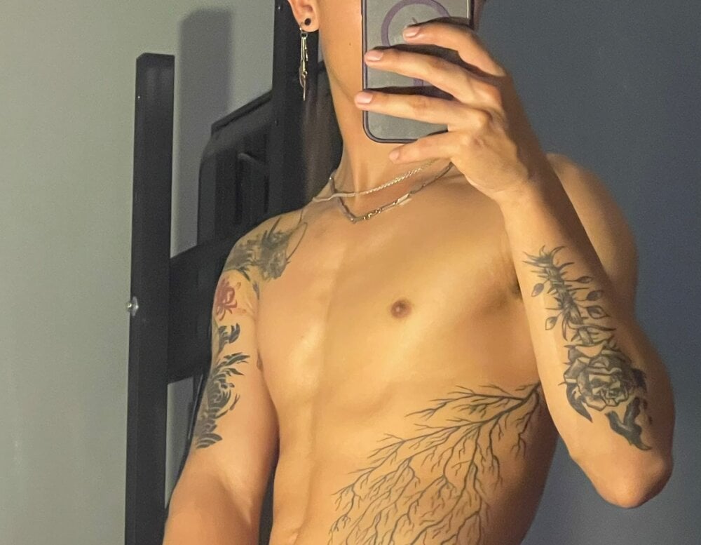 XxAaron_EvilxX Chatroom