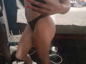 Yourside_chick1
