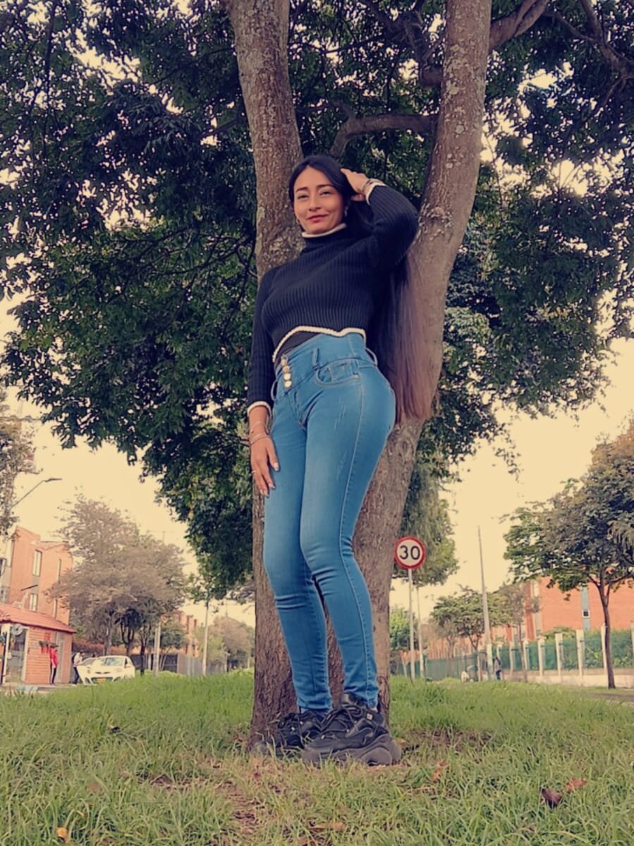 _Bella-Office1 Chatroom