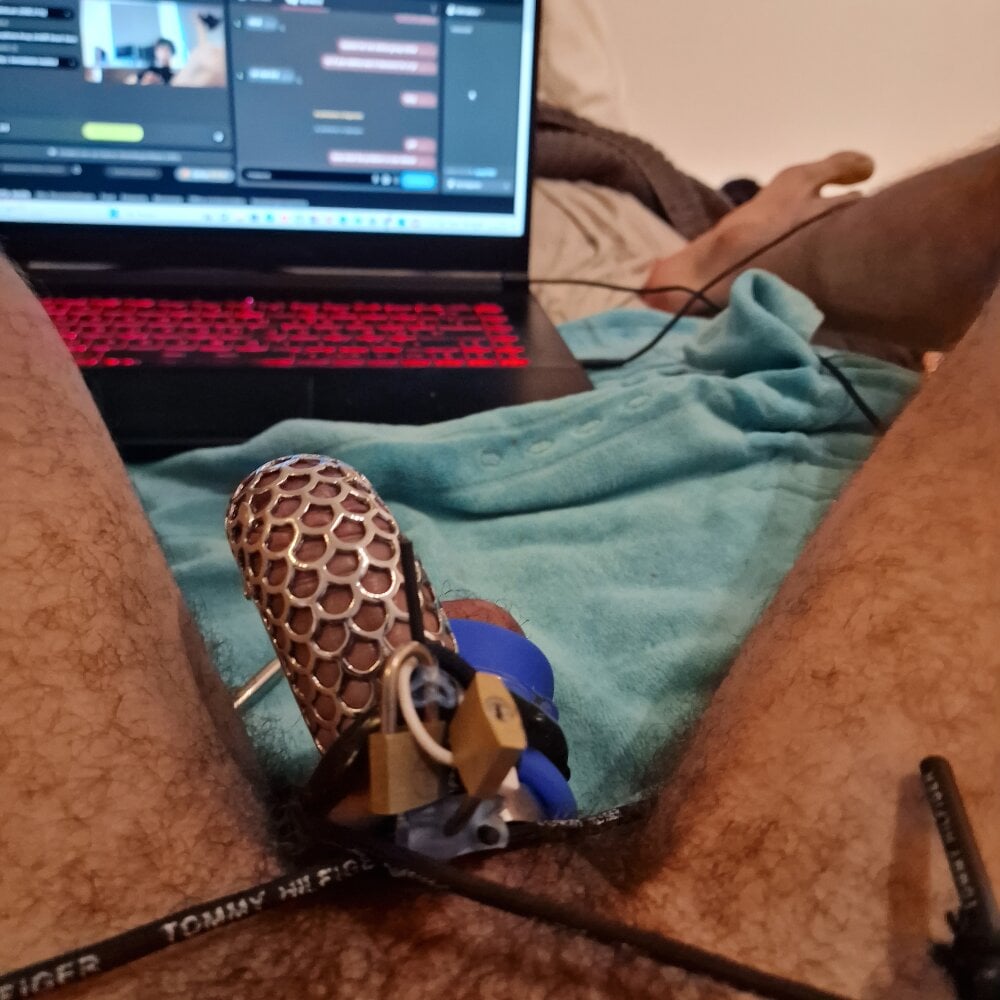 adamsz9 Chatroom